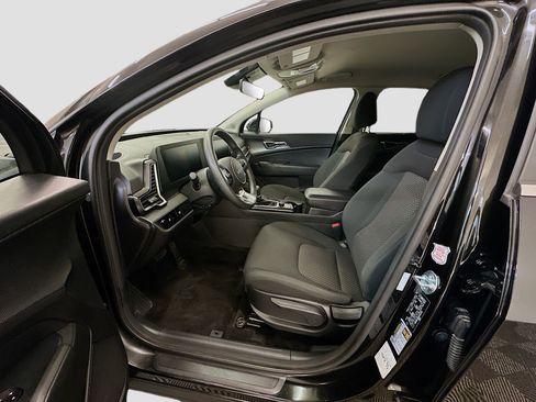Used 2024 Kia Sportage LX image 13