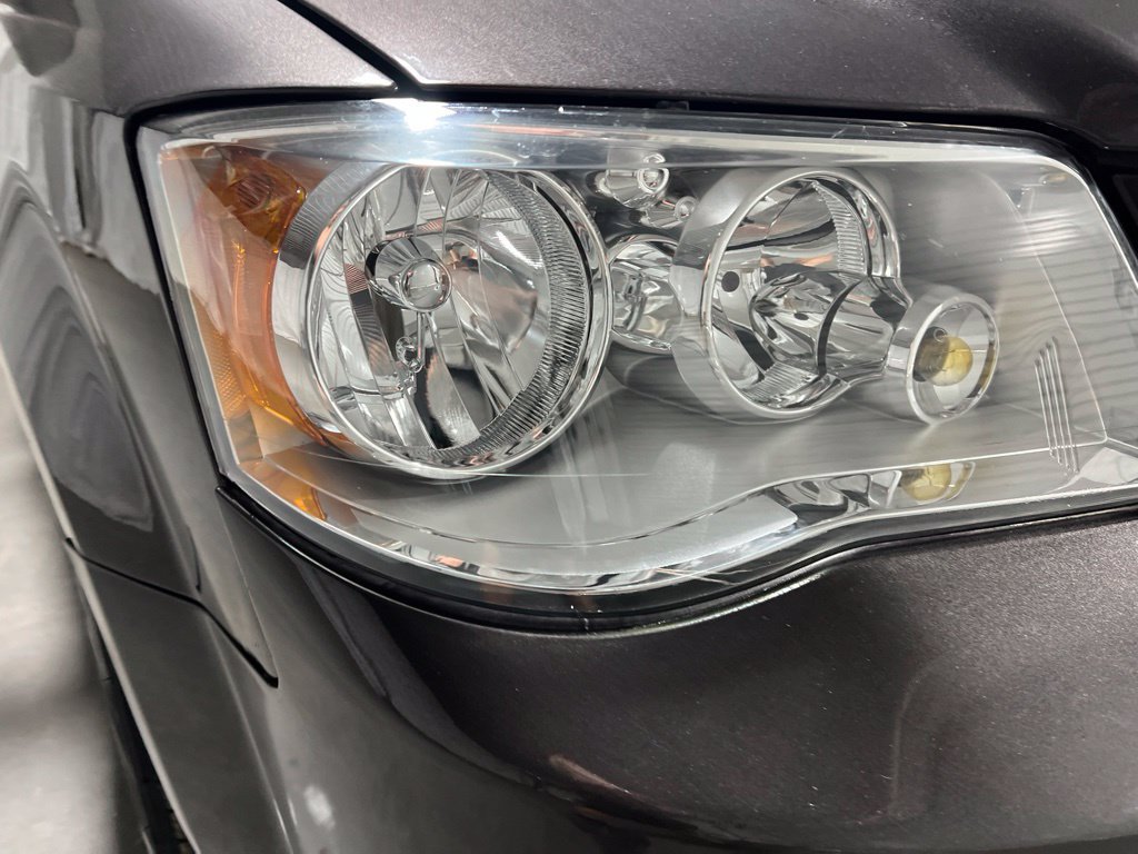 Used 2017 Dodge Grand Caravan SE FWD image 32