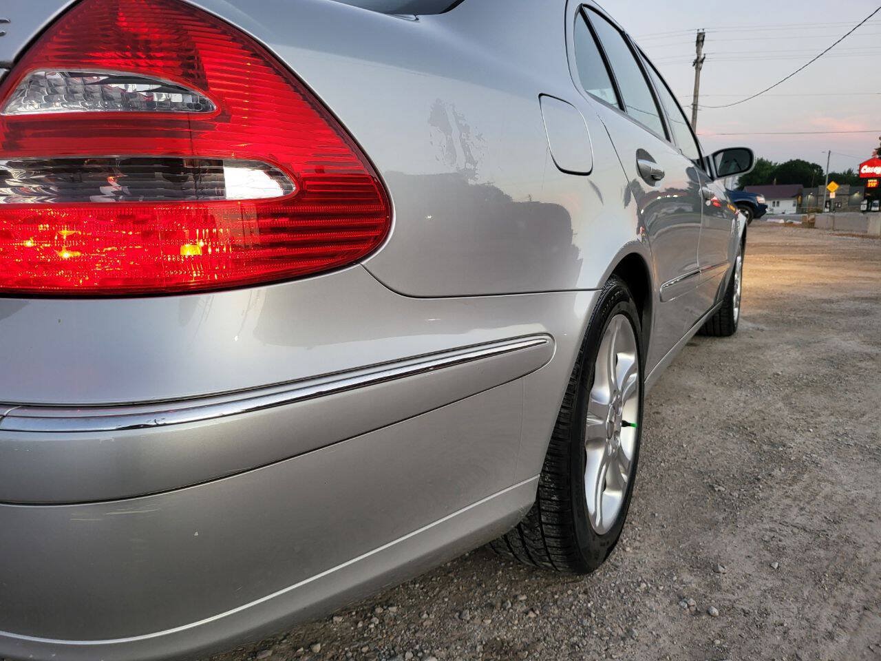 Used 2004 Mercedes-Benz E 500 4MATIC Sedan image 14
