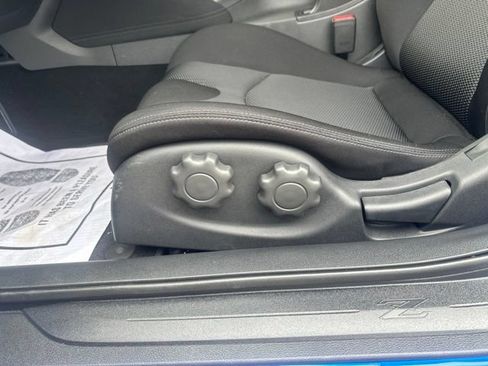 Used 2025 Nissan Z Sport w/ Floor Mat Package RWD image 17