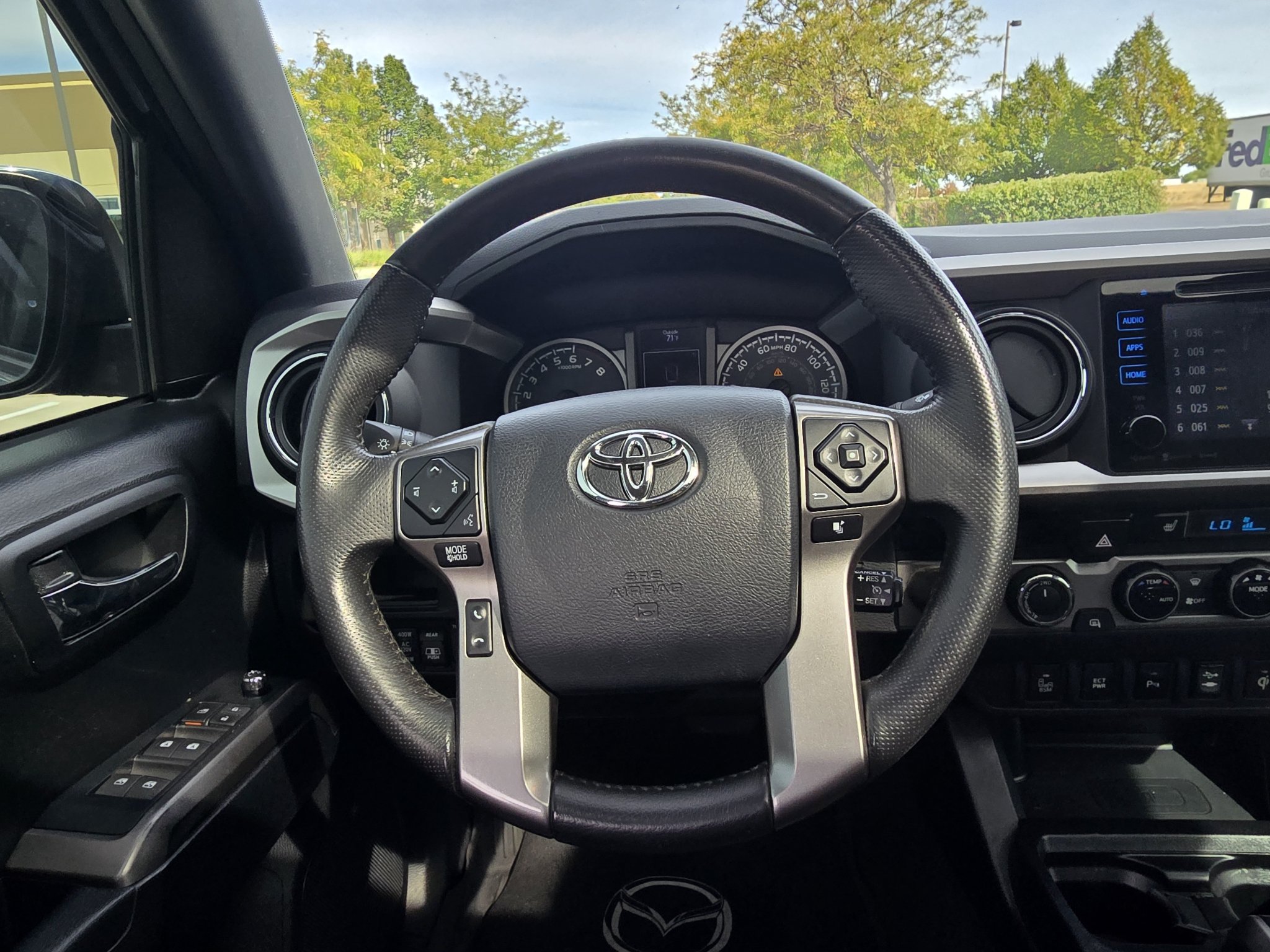 Used 2017 Toyota Tacoma Limited w/ Tow Package AWD/4WD image 29