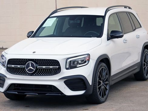 Used 2021 Mercedes-Benz GLB 250 w/ AMG Line image 47