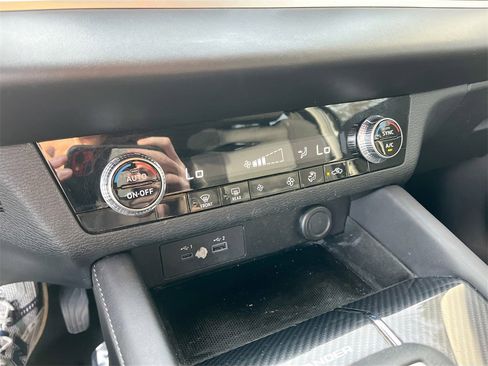 Used 2024 Mitsubishi Outlander ES image 15