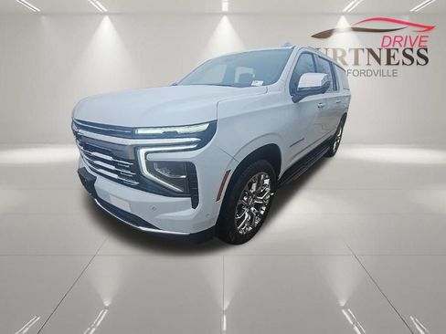 New 2026 Chevrolet Suburban Premier w/ Sun And Tow Package AWD/4WD image 3