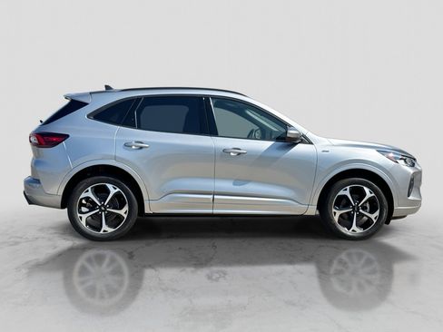 Used 2023 Ford Escape ST-Line Select w/ Tech Pack #2 AWD/4WD image 9