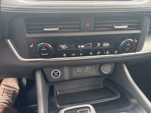 Used 2023 Nissan Rogue SV w/ SV Premium B Package image 15