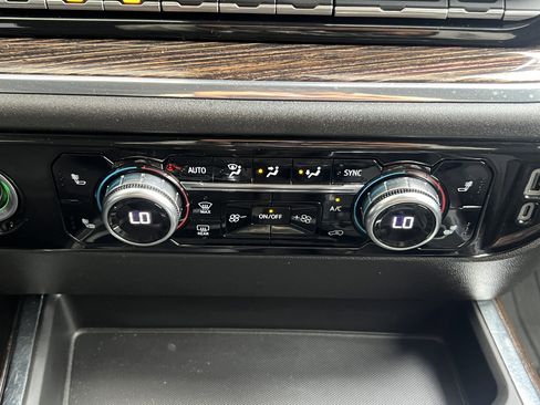 Used 2024 GMC Sierra 1500 Elevation image 30