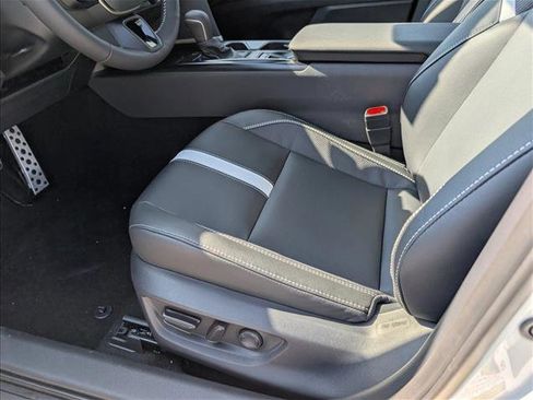 New 2026 Toyota Camry SE image 4