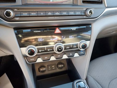 Used 2020 Hyundai Elantra SEL image 18