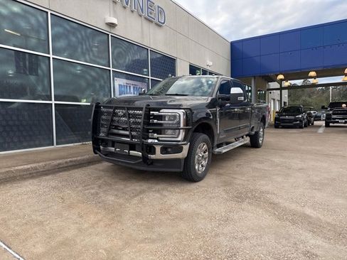Used 2025 Ford F350 Lariat w/ Chrome Package image 4