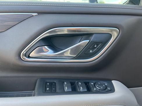 Used 2021 Chevrolet Tahoe Z71 w/ Luxury Package image 11