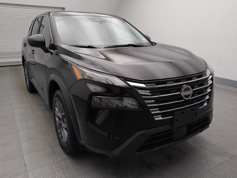 Used 2024 Nissan Rogue S AWD/4WD image 13