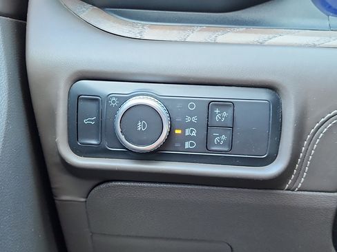 Used 2022 Ford Explorer Platinum w/ Equipment Group 601A image 27