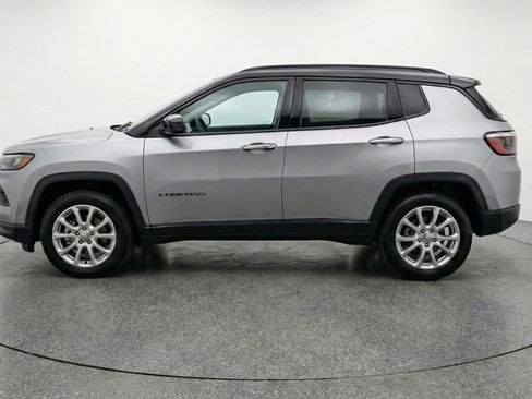 Used 2025 Jeep Compass Limited image 5