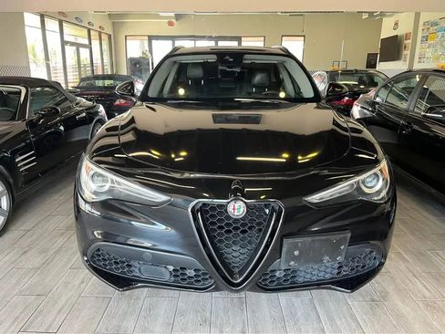 Used 2018 Alfa Romeo Stelvio Sport w/ Quick Order Package 22J Sport AWD/4WD image 4