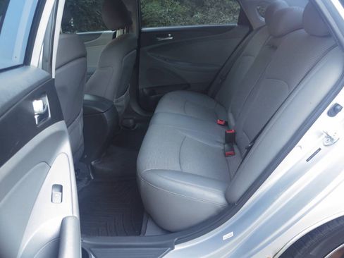 Used 2012 Hyundai Sonata SE FWD image 12