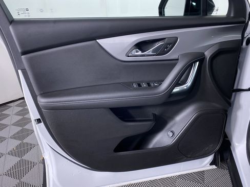 Certified 2024 Chevrolet Blazer LT w/ Convenience Package image 11