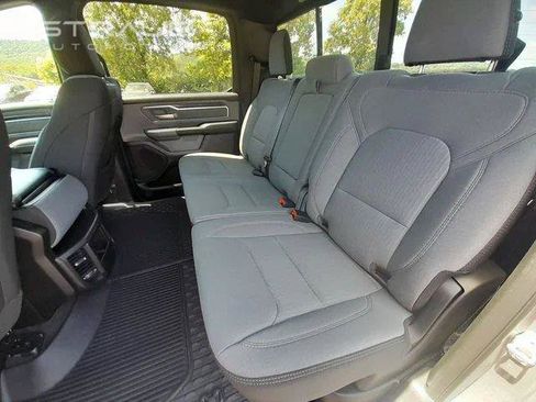 Used 2022 RAM 1500 Big Horn AWD/4WD image 39