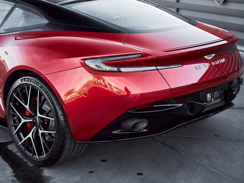 Used 2024 Aston Martin DB12 Coupe image 10