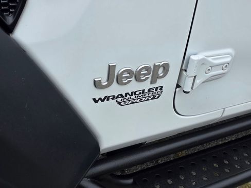 Used 2019 Jeep Wrangler Unlimited Sport S AWD/4WD image 11