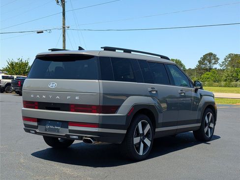 Used 2025 Hyundai Santa Fe Limited FWD image 5