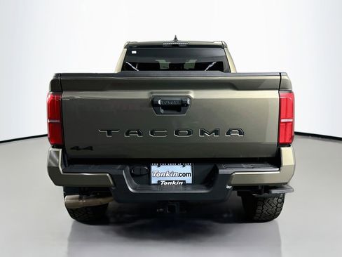 Used 2025 Toyota Tacoma TRD Sport AWD/4WD image 6
