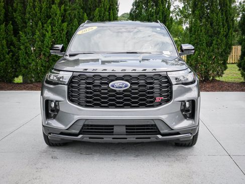 Used 2026 Ford Explorer ST AWD/4WD image 3