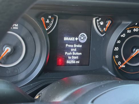 Used 2024 Jeep Gladiator Sport AWD/4WD image 10