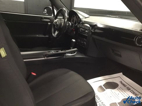 Used 2006 MAZDA MX-5 Miata Touring image 38