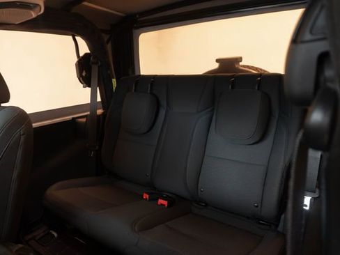 Used 2022 Jeep Wrangler Sport AWD/4WD image 16
