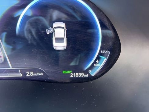 Used 2023 Genesis G80 image 12