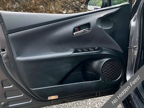 Used 2022 Toyota Prius XLE FWD image 19
