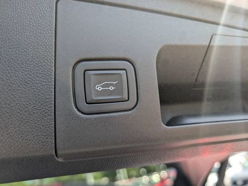 Used 2023 Cadillac XT4 Luxury FWD image 17