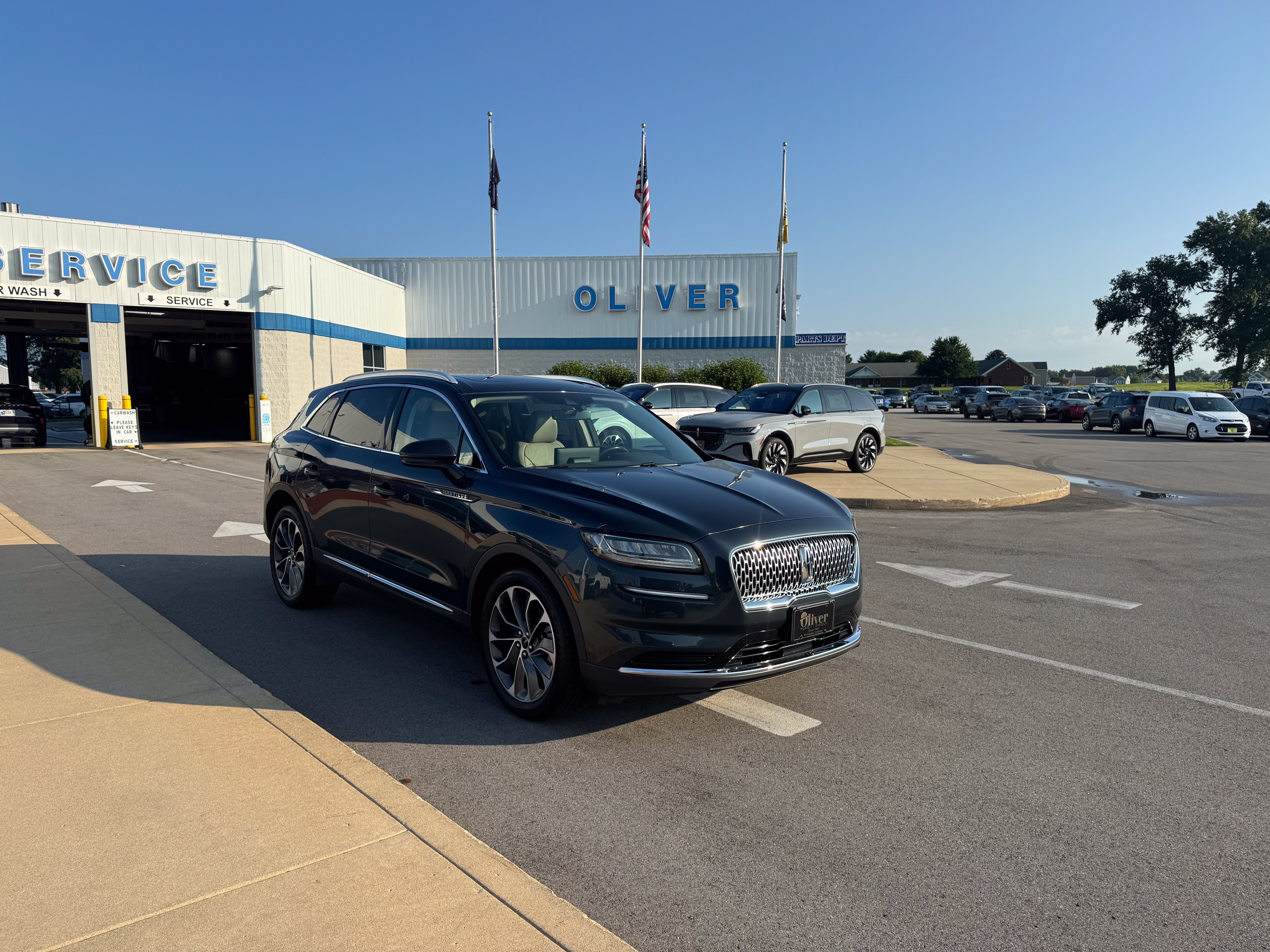Used 2022 Lincoln Nautilus Reserve w/ Luxury Package AWD/4WD image 9