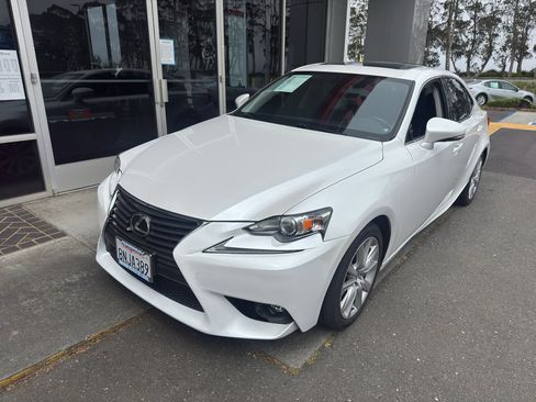 Used 2016 Lexus IS 200t RWD image 2