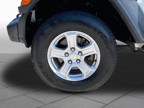 Used 2018 Jeep Wrangler Unlimited Sport S AWD/4WD image 10