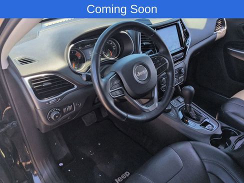 Used 2019 Jeep Cherokee Limited AWD/4WD image 2