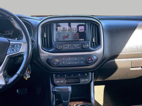 Used 2018 GMC Canyon Denali image 6