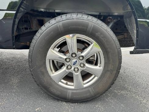 Used 2018 Ford F150 XLT w/ Equipment Group 302A Luxury AWD/4WD image 11