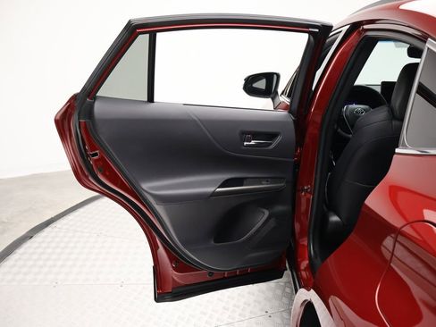 Used 2023 Toyota Venza Nightshade image 21