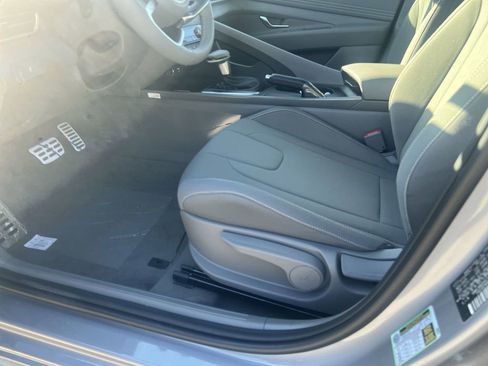 Used 2026 Hyundai Elantra Sport image 12