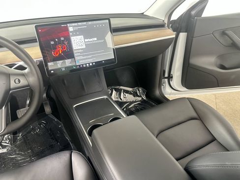 Used 2022 Tesla Model Y Long Range AWD/4WD image 20