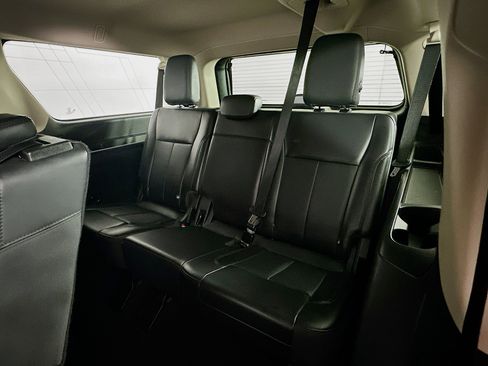Used 2024 Ford Expedition Max XLT image 29