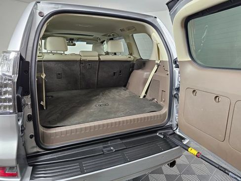 Used 2018 Lexus GX 460 Premium w/ Premium Package AWD/4WD image 17