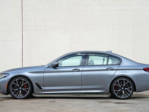 Used 2023 BMW 540i w/ M Sport Package RWD image 9