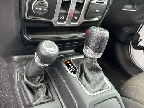 Used 2020 Jeep Wrangler Sport image 12