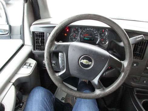Used 2014 Chevrolet Express 2500 Extended RWD image 51