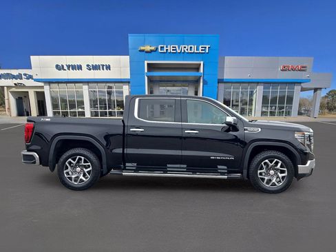 Certified 2023 GMC Sierra 1500 SLT w/ SLT Premium Package image 6