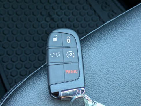 New 2026 Jeep Compass Latitude w/ Sun and Sound Group image 33