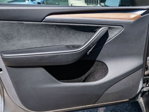 Used 2024 Tesla Model Y Long Range image 20